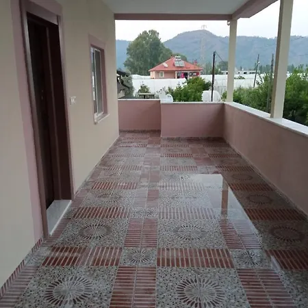 Bahceli Muestakil Ev *